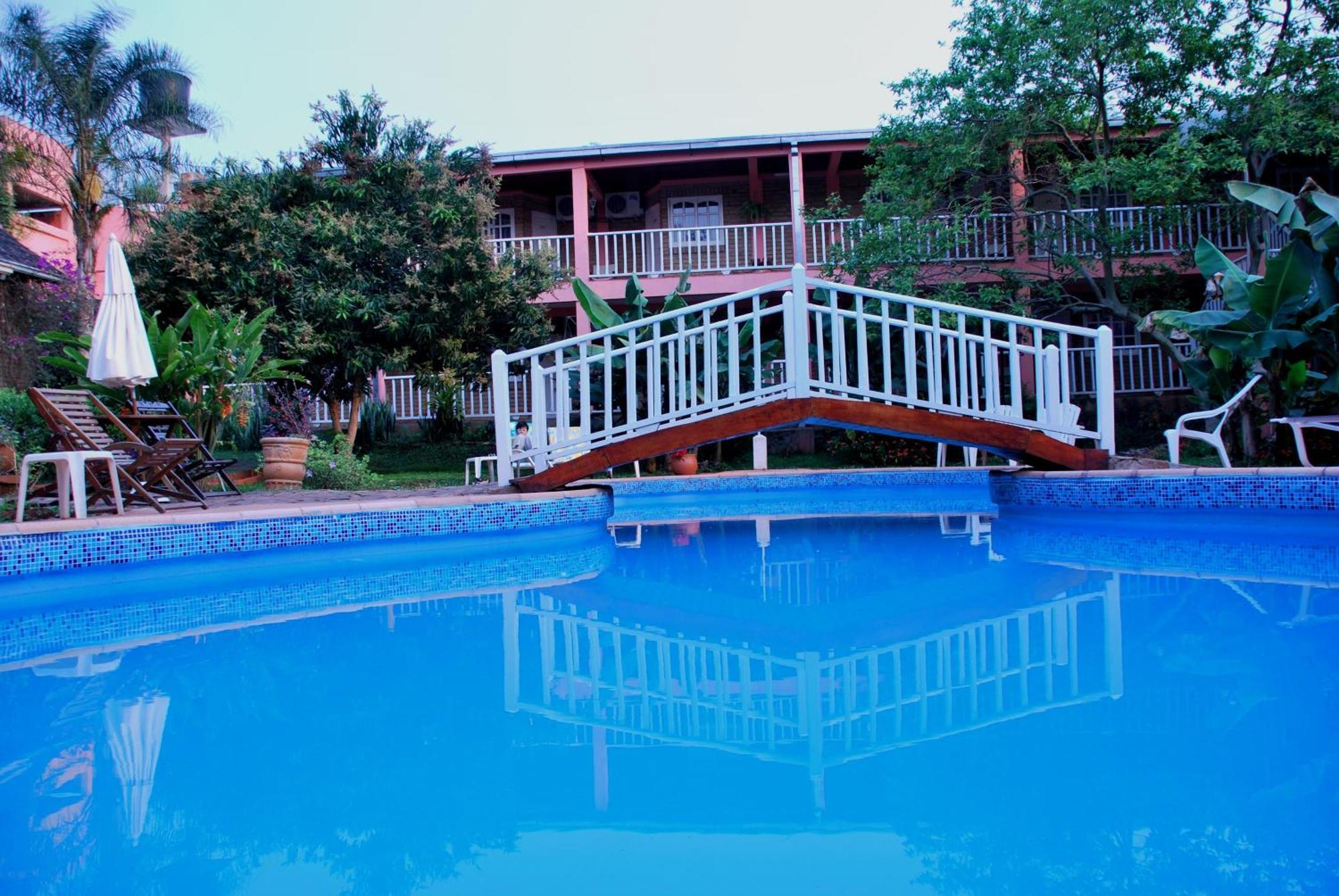Hotel Posada La Sorgente Puerto Iguazú Exterior foto